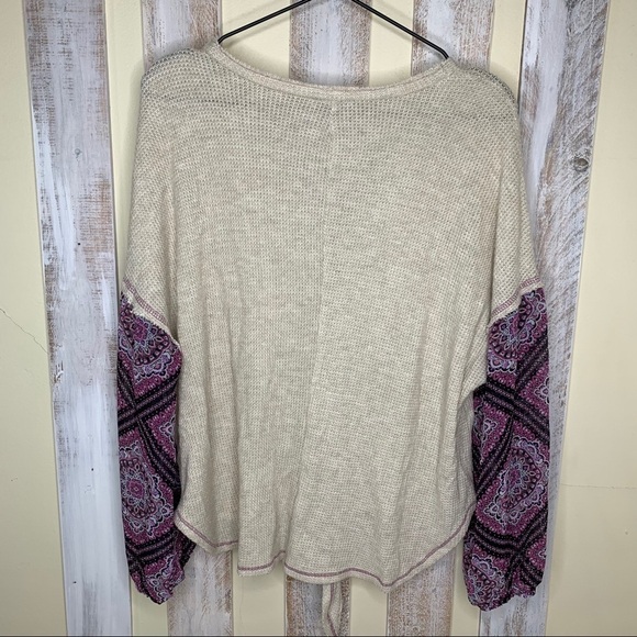 HUMMINGBIRD Boho Contrast Sleeve Waffle Knit Top - Picture 3 of 5